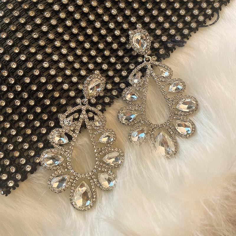 

Элегантные европейские и американские серьги-капли из страз - Роскошный полый дизайн для невест белый