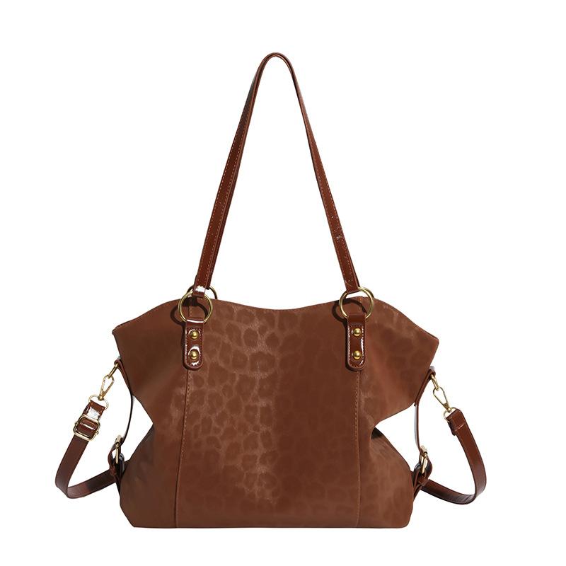 Retro Commuter Tote Bag, Large-capacity Crossbody Bag, Fashionable and Stylish Single-shoulder Bag