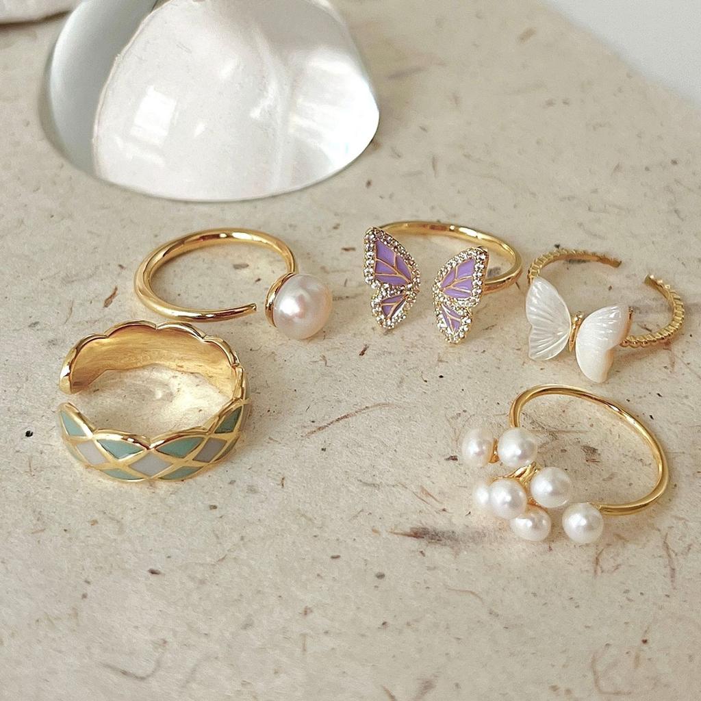 Butterfly Ring Female Niche Design High Sense Unique Ring Pearl Bow Hepburn Style Vintage Index Finger