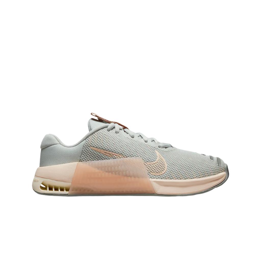 (w) Nike Metcon 9 Light Silver Guava Ice