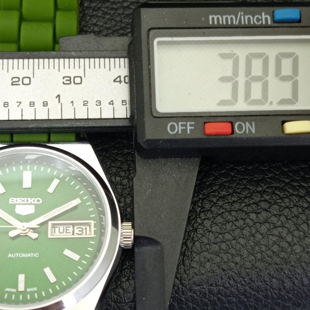 AUTOMATIC VINTAGE REFURBISHED SEIKO 5 JAPAN MENS GREEN DIAL WATCH a440643-9 Sk-a440643-1