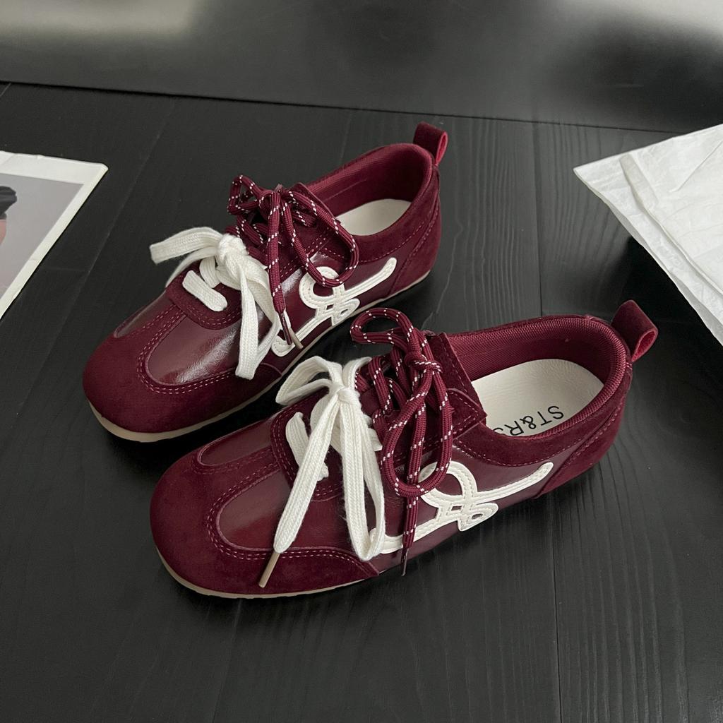 Spot niche round head ugly cute retro German training shoes women's 2025 new flat bottom inner height increase casual Forrest Gump board shoes