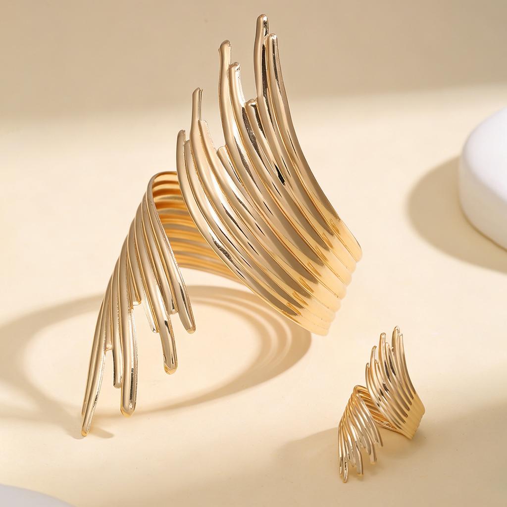 Hot-selling Personality Exaggerated Shape Women's Open Bracelet Ring Combination Retro Punk Style Jewelry Set