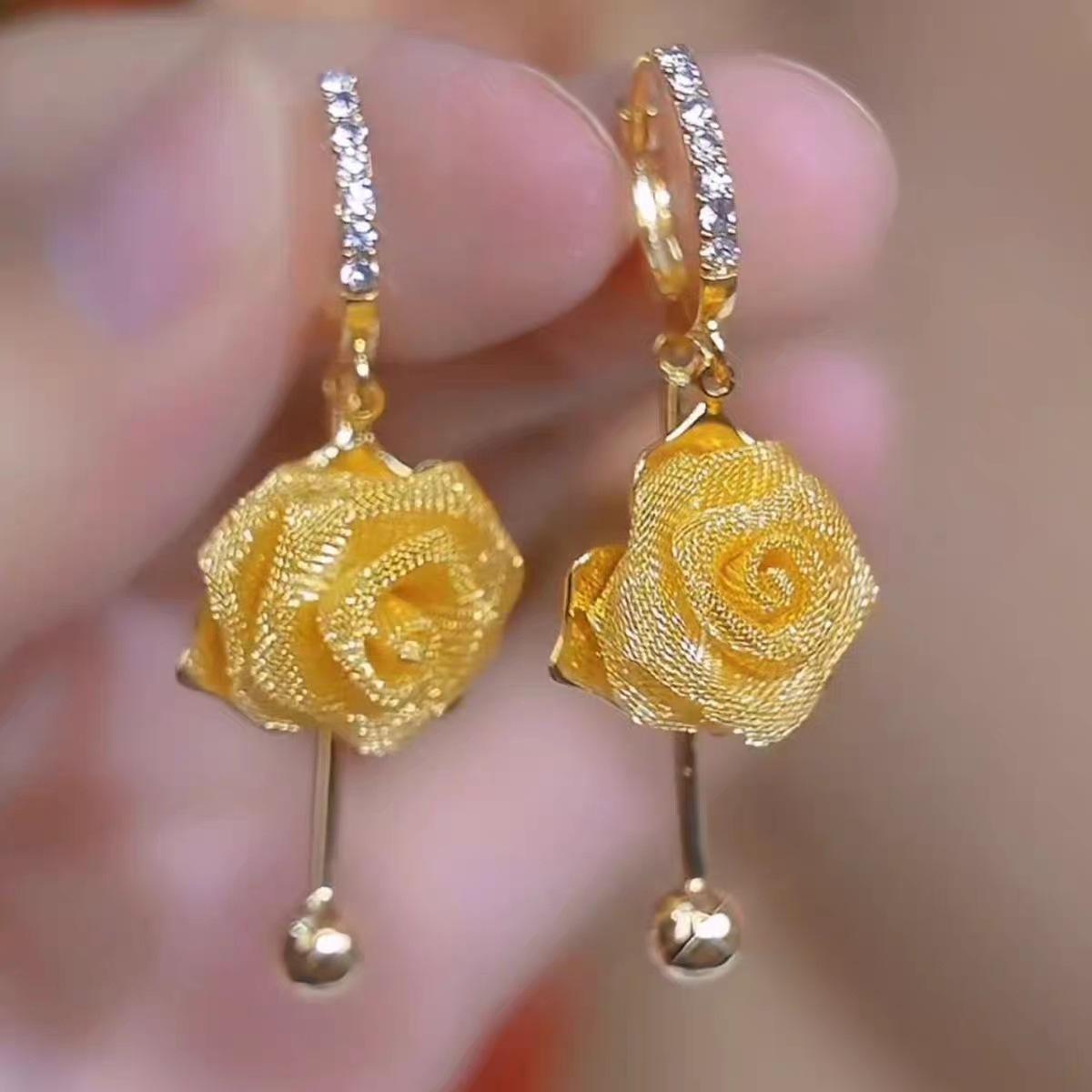 New mesh rose earrings for women, design stud earrings.