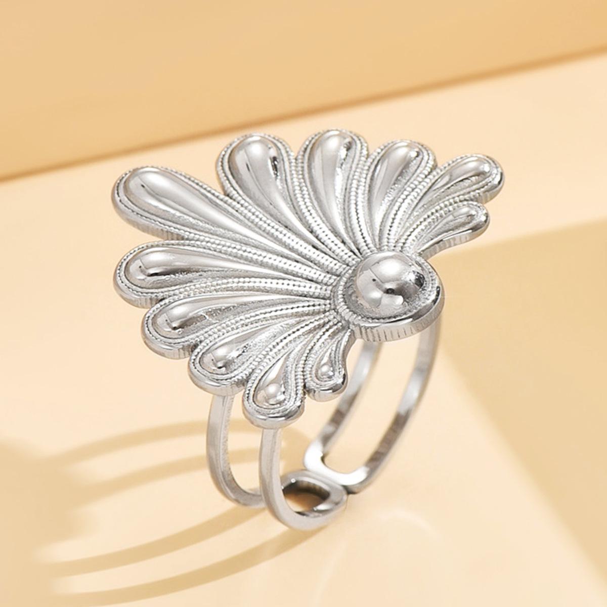 18K Gold Peacock Feather Adjustable Ring: Retro Court Style with Three-Dimensional Carving
