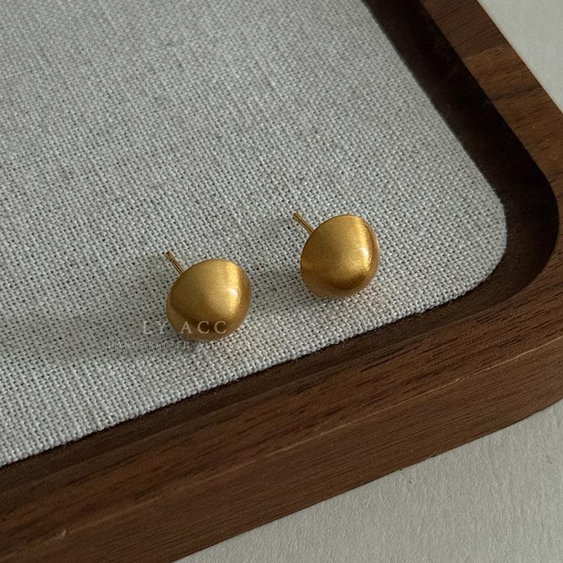 Brushed Ball Earrings Women's High-end Matte Niche Design Light Luxury Temperament Ball Ear Buckle Texture Retro Stud Earrings