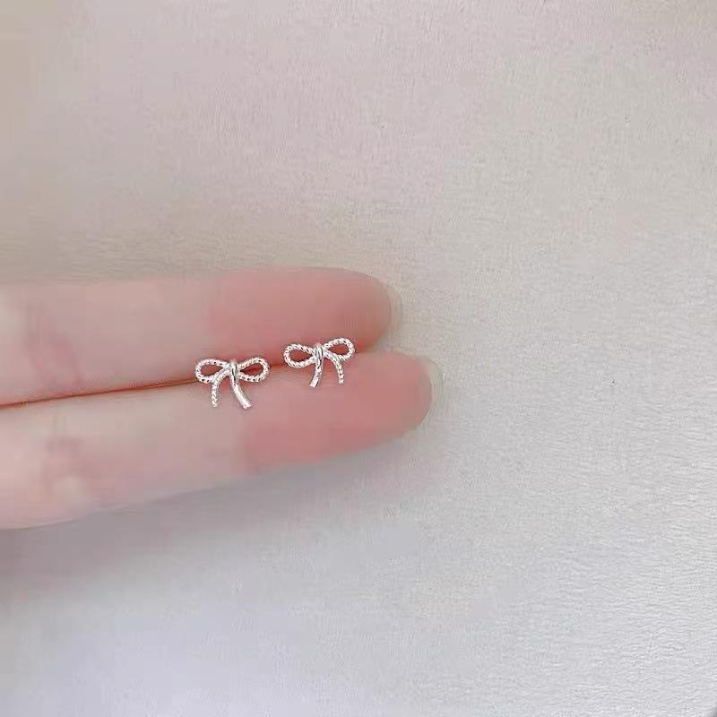 Raising Ear Holes, Small Stud Earrings for Women, Simple, Sweet, Small and Fresh Earrings, Niche Design, Versatile Earrings