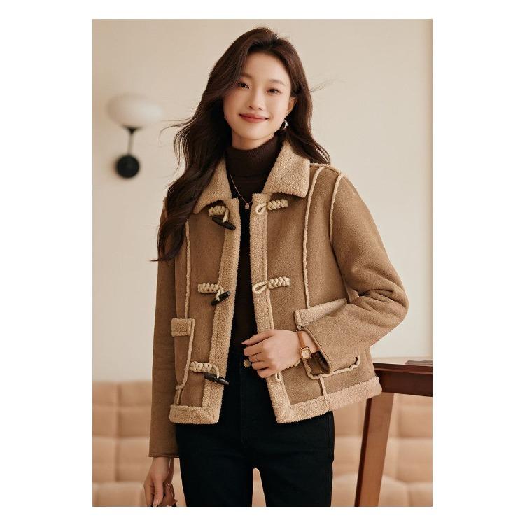 Winterwärme und Stil in einem trendigen, verdickten koreanischen Kurzmantel mit Kunstpelzbesatz, schaffen Sie eine coole und entspannte Atmosphäre.