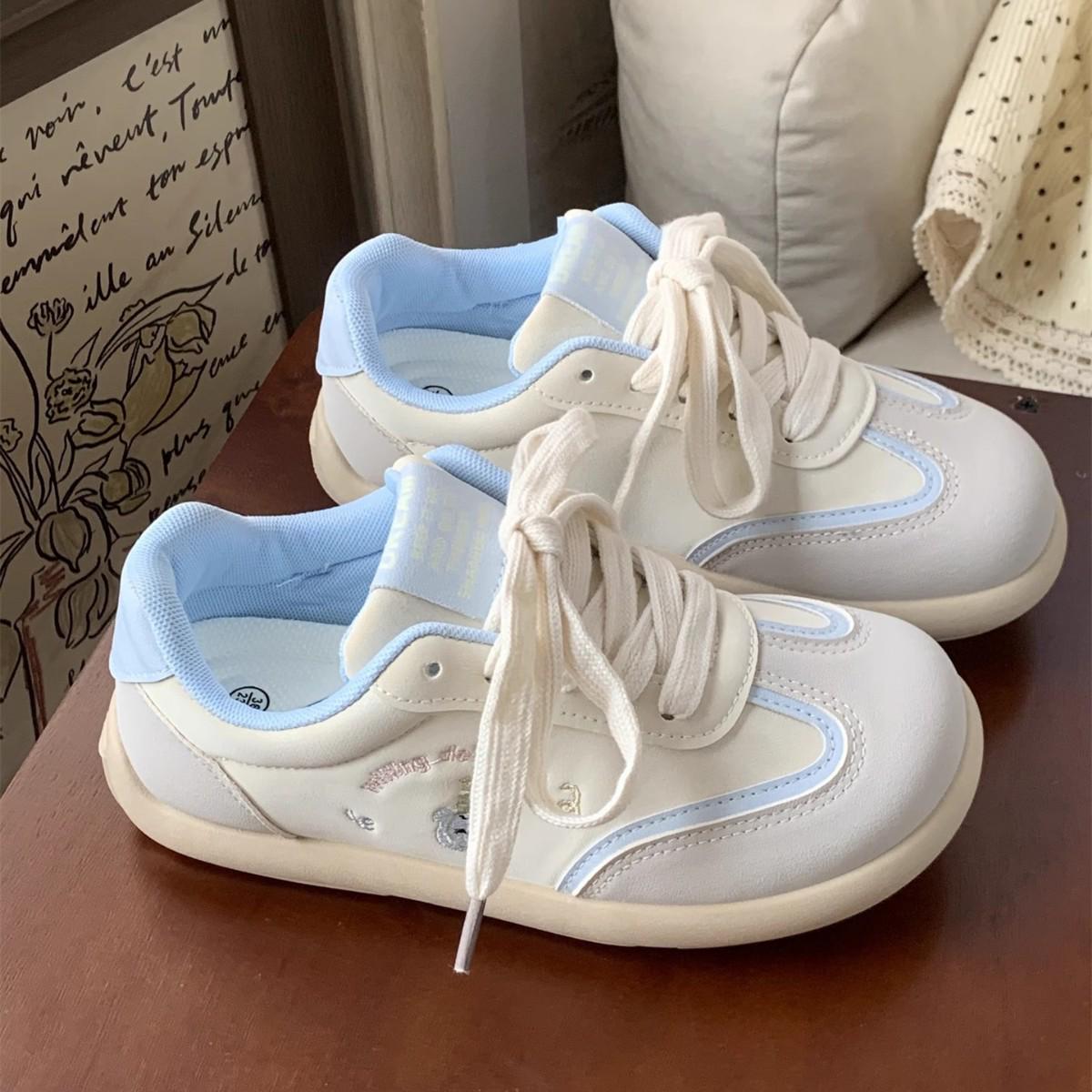 

2025 Шикарные женские белые спортивные туфли на толстой подошве в гонконгском стиле: Уродливо-милые ретро немецкие кроссовки с дизайном большой головы 38