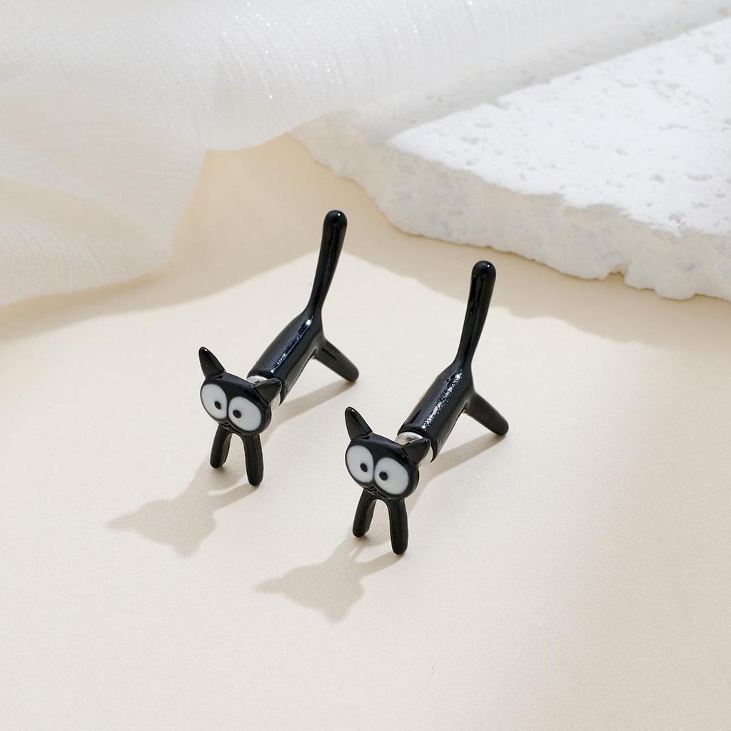 Charming Black Cat Kitten Stud Earrings for Women - Stylish & Elegant Design