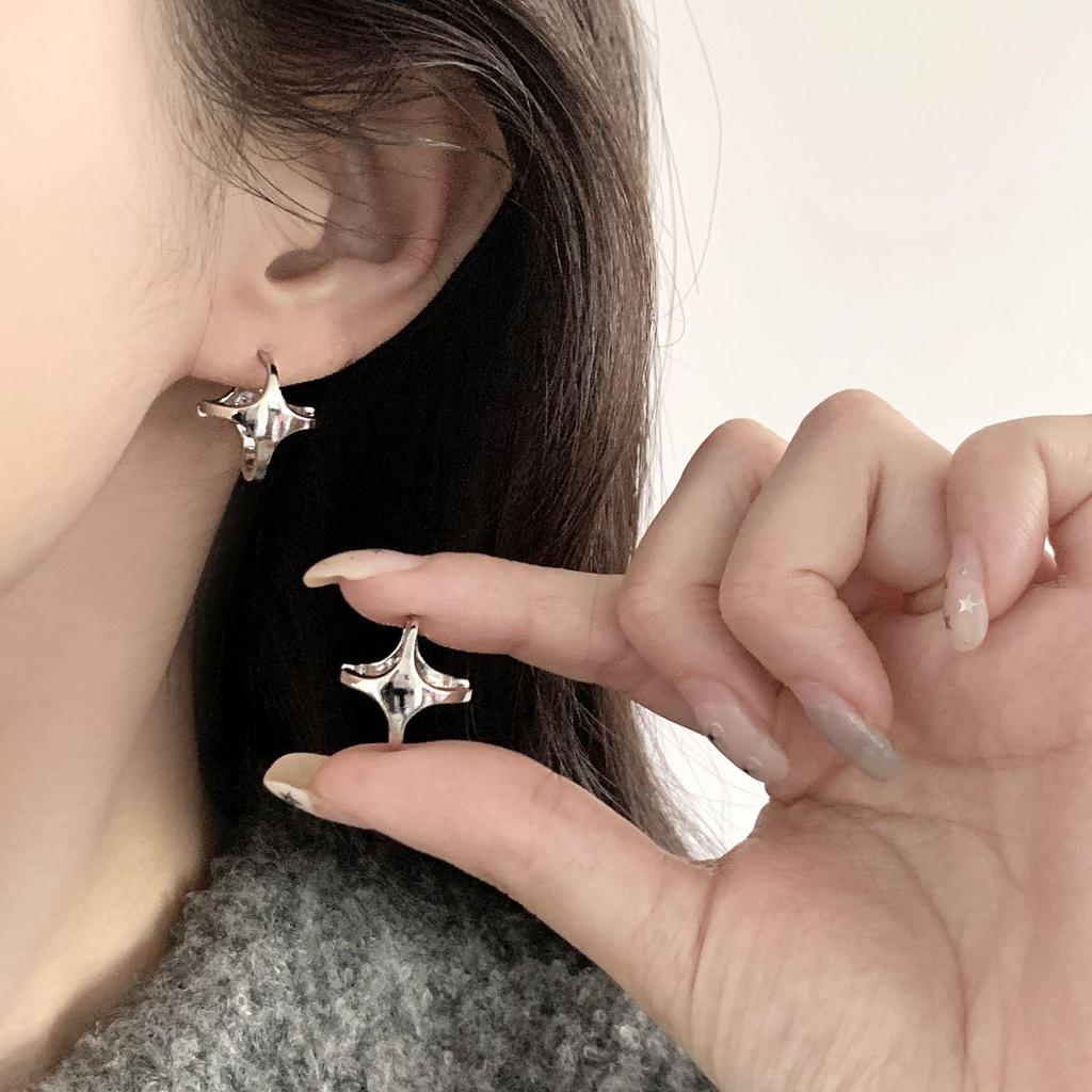 Chic 3D Mango Star Earrings: Stylish, Versatile & Unique Ear Cuffs for Women