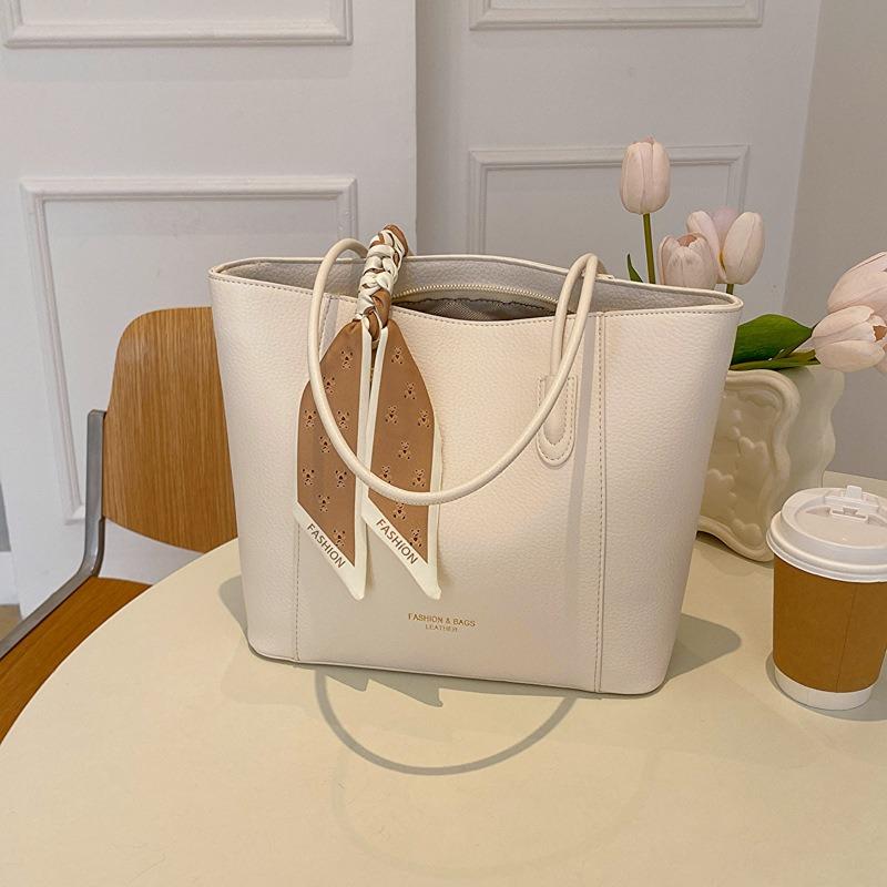 Bag women's new fashion texture simple versatile handbag college student makeup commute shoulder armpit bag