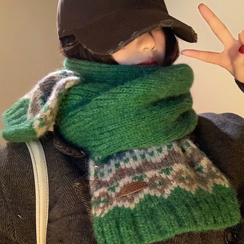 Fair Isle Green Knitted Wool Scarf Women's Winter Christmas Atmosphere Thickened Versatile Warm Cold-Proof Neck Warmer