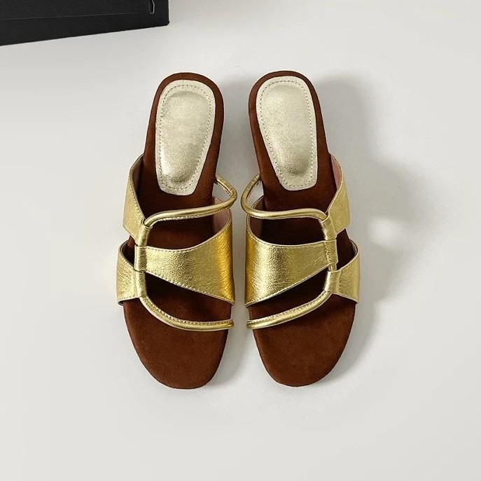

Sheepskin version~ French niche hollowed-out wedge heel open-toed one-word slippers for women s outer wear 2025 summer fashion cool slippers 40 золотой