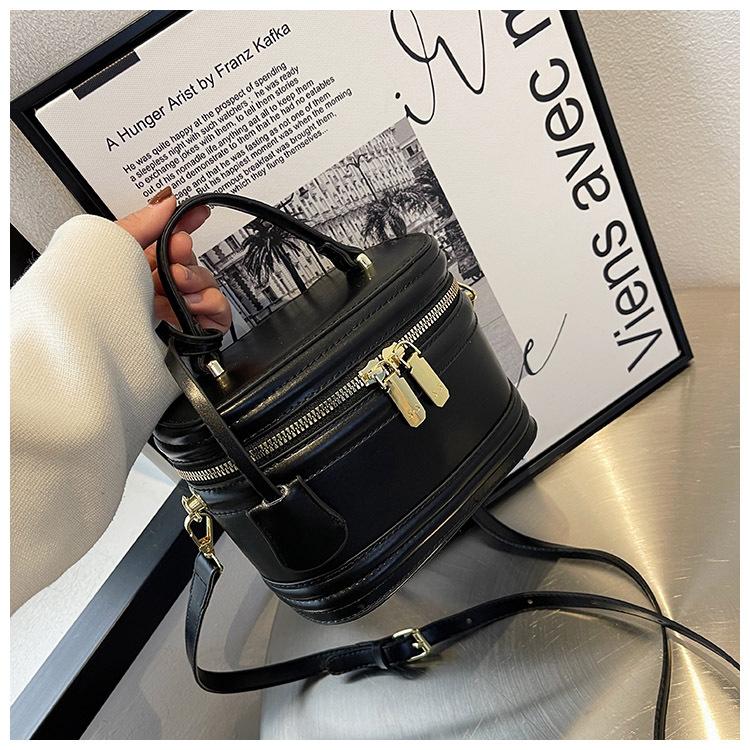 High-end Small Bag Women's 2025 Spring and Summer New Trendy Versatile Messenger Bucket Bag Retro Fashion Shoulder Handbag