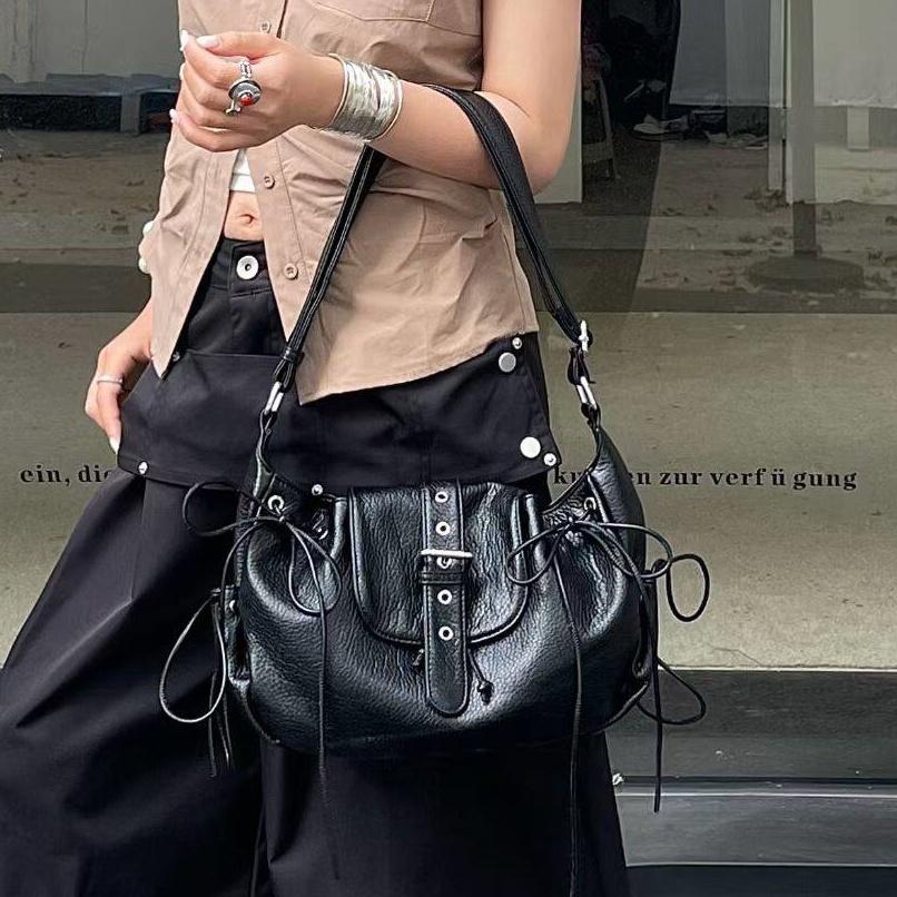 

Fashi tassel Motorcycle Underarm Bag for Women messenger bag large Soft leather female saddle shoulder bag drawstring handbag чёрный