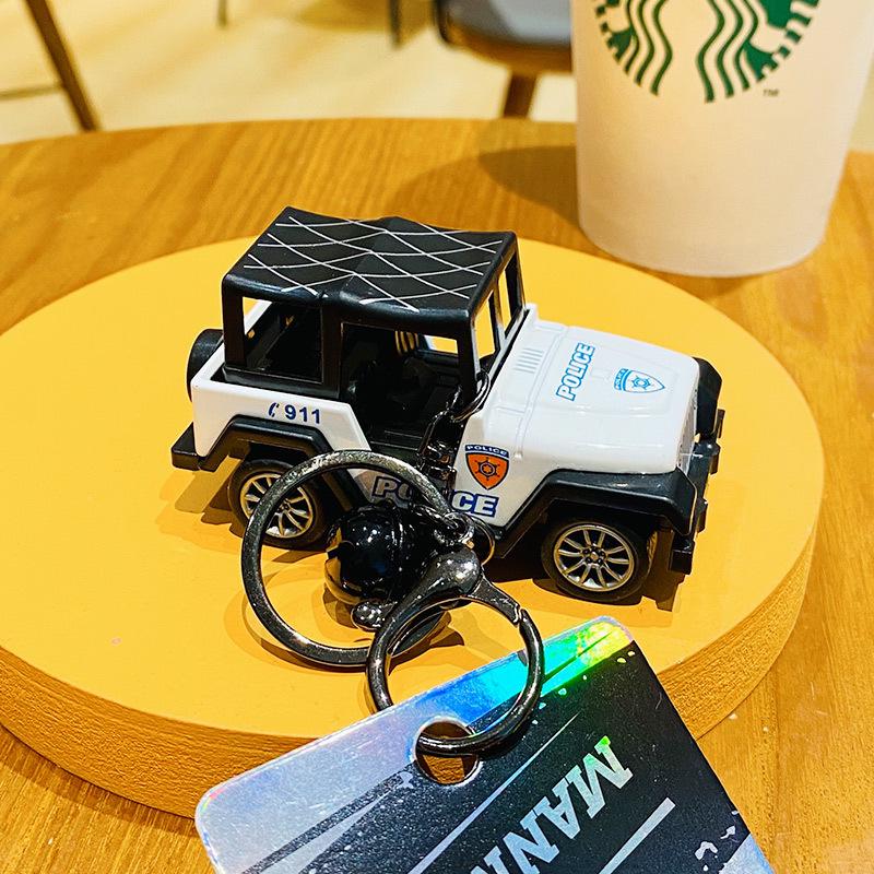 

Брелок-брелок поліцейська машина Jeep: Креативний міні-модельний кулон для пар No specific size