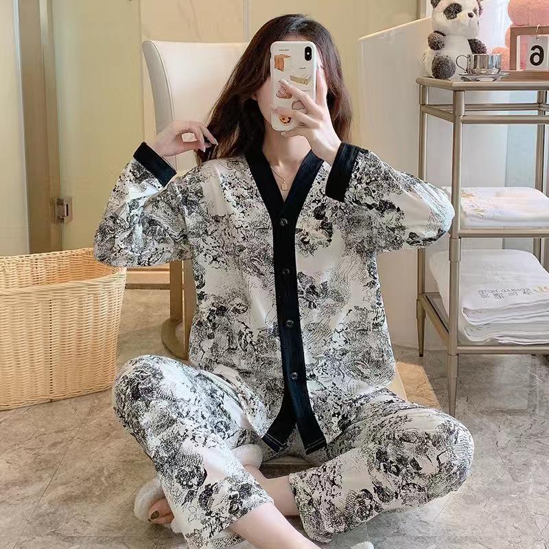 2026 Women's Milk Silk Pajamas Set: V-Neck Cardigan, Long Sleeve, Long Pants, Thin Polka Dot Print for Spring and Autumn