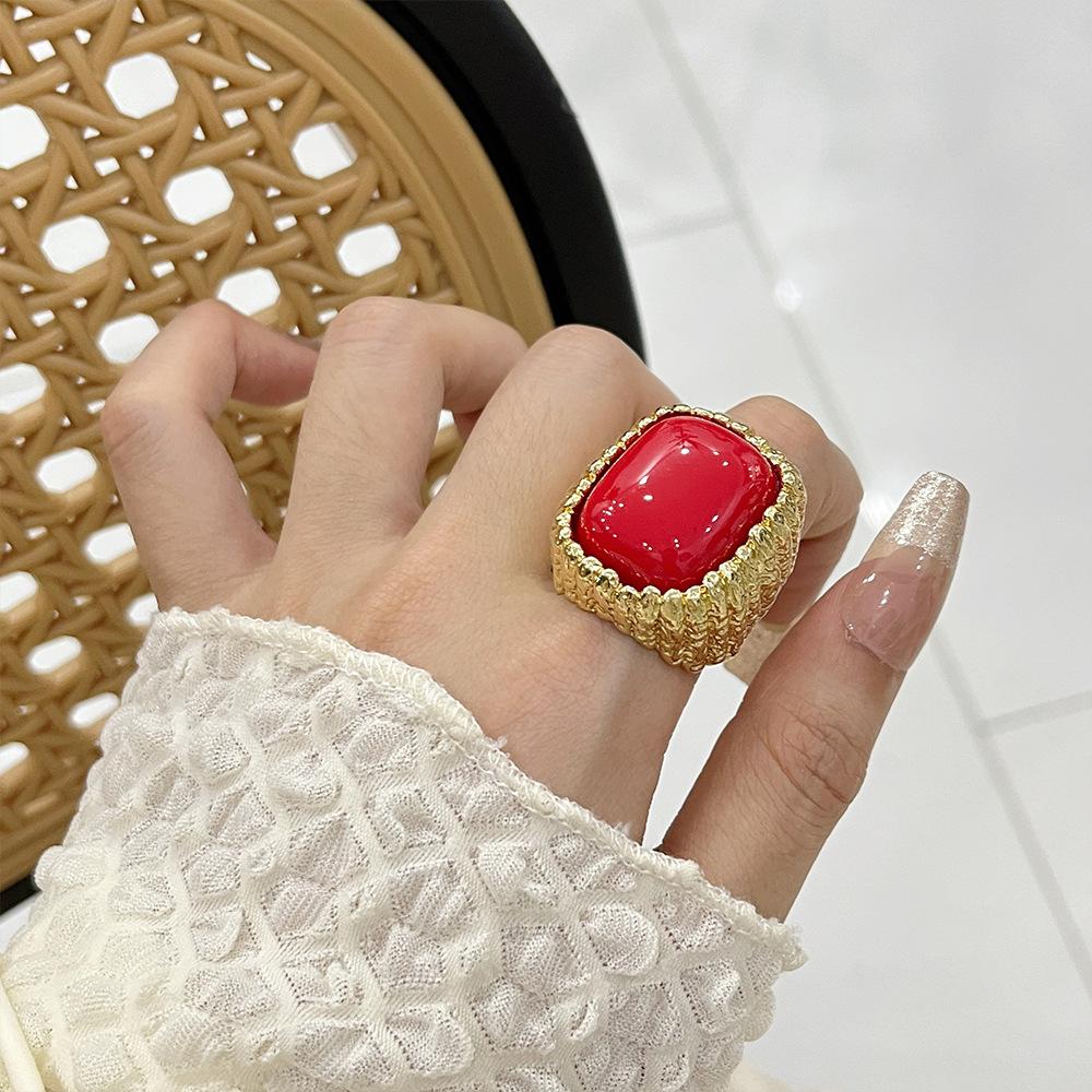 New Round Texture Hollow Fashionable Ring - Unique, Versatile, Bold and High-end Style Finger Ring