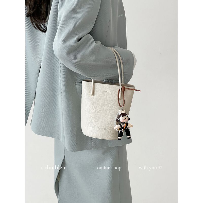 

Xiao Rui Pretty Bag Cloud Milk Can Tote Bag Small Bucket Bag Women s Bag 2025 New Arrival Satchel Shoulder Messenger Bag White cream White-small amount of In Stock