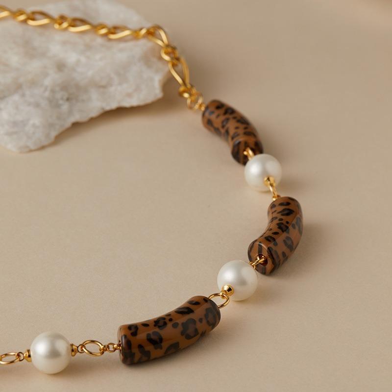 Leopard Print Elegant Pearl Retro Clavicle Necklace For Women