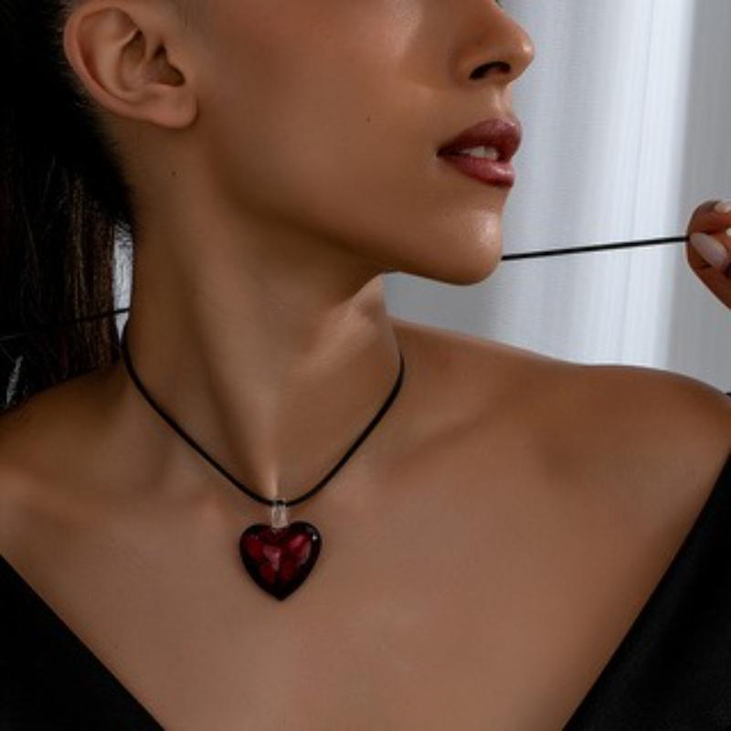 Vintage Gothic Red Color Heart Pendant Necklace Ladies Y2k Personalized Punk Style Holiday Party Accessories  Gifts