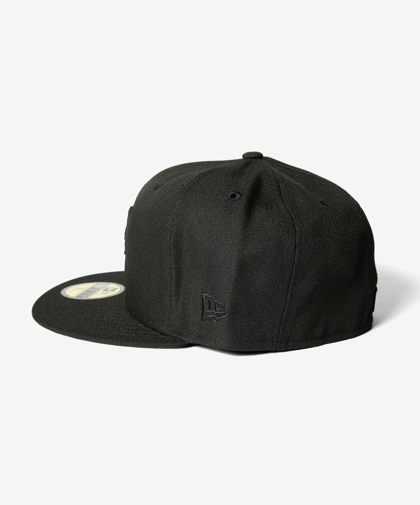 New Era 59FIFTY Black Black Size 7 & Cap, 1/2 (Used)
