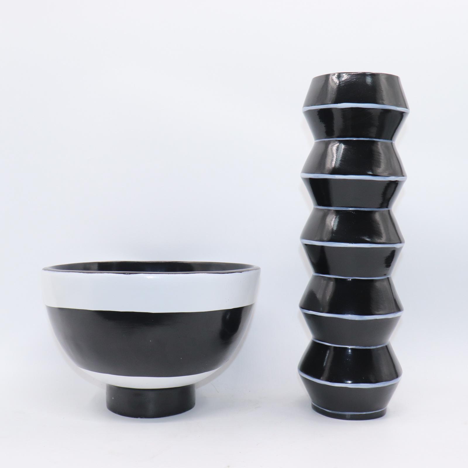 Contemporary Black & White Irregular Striped Vase: Minimalist Resin Ornament for Modern Decor