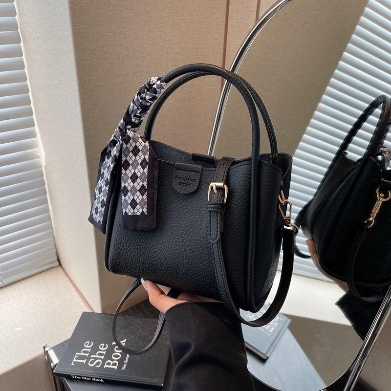 Hand carry commuter bag women's new texture simple trend shoulder bag bucket bag