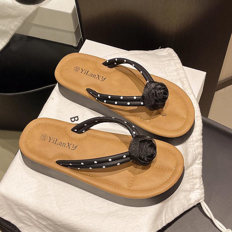 

Flip-flops women wear new summer beautiful retro fashion with skirt thick-bottomed seaside cool slippers 40 чёрный
