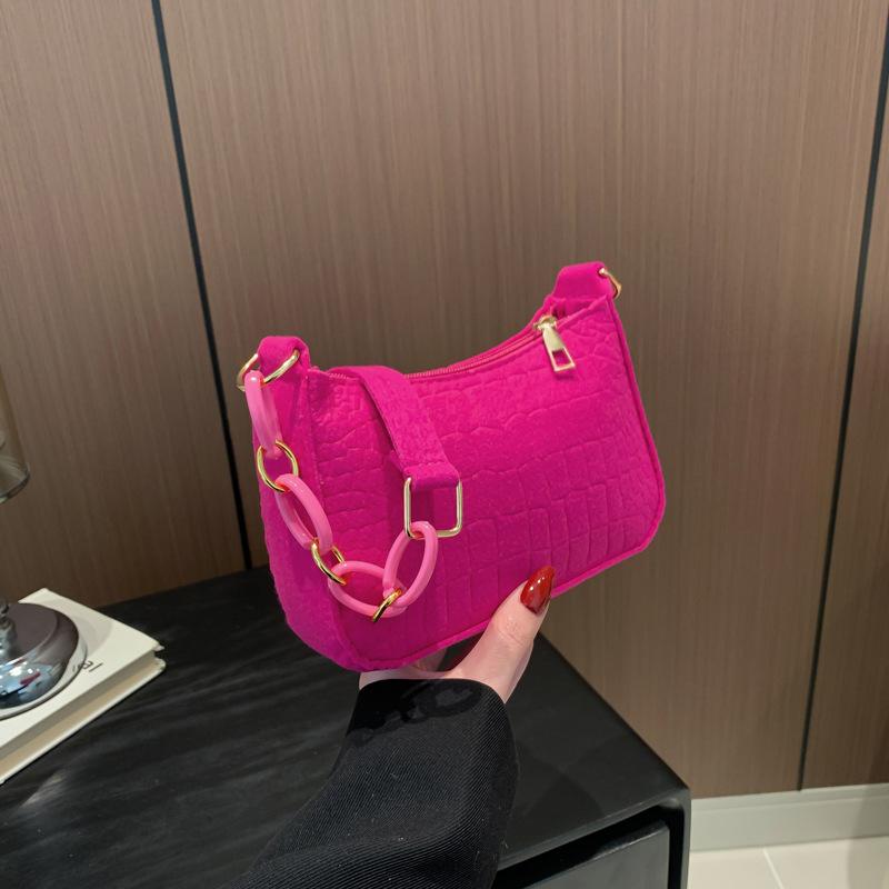 New Beautiful Chain Small Bag Trend Line Lightweight Shoulder Bag Personalized Fashion Small Square Bag Women