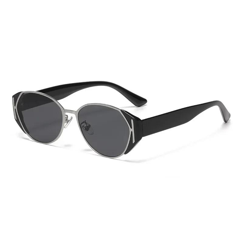 Fashionable Small Ice Cube Sunglasses  Oval Frame Cat Eye Sunnies Trendy Spud Spud Optical Illusion High-End Feelings