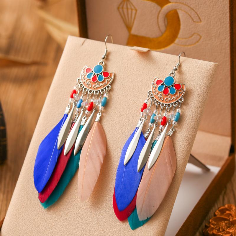 

New Drop Oil Fan Shaped Feather Earrings for Women Fashion Bohemian Long Silver Color Metal Rice Bead Dangle Earring Jewelry різнокольоровий