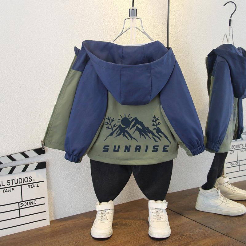 

Детская модная повседневная куртка 2025 года, весна-осень, для мальчиков, красивая куртка Hardshell 160