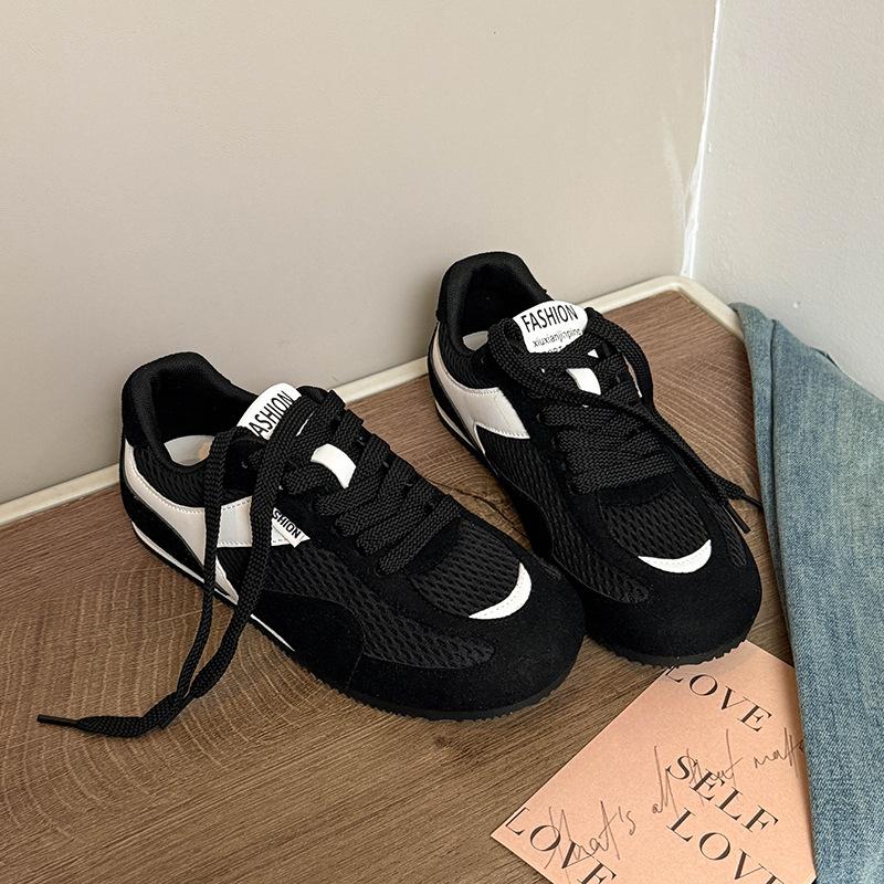 Korean Version of the Popular Mesh Breathable Sports and Leisure Shoes Women's Autumn 2025 New Niche Lace-up Flat-bottomed German Training Shoes