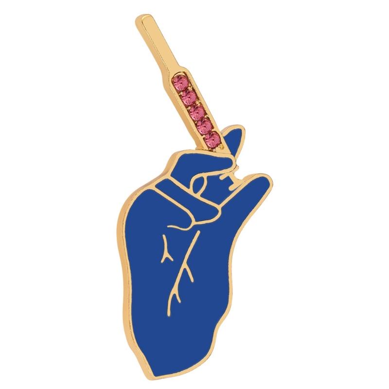 

Cartoon Enamel Pins Nurse Injection Blue Syringe Brooch Pin Medical Pins Crystal Lapel Pin Alloy for Doctors Nurse Gift 1