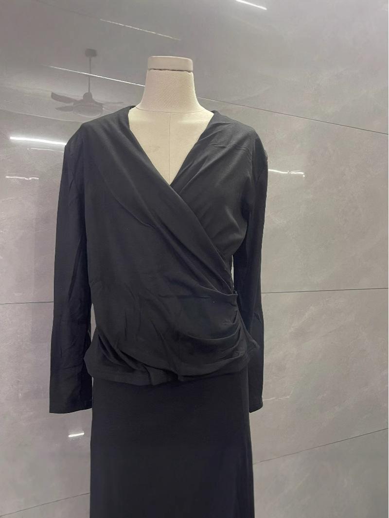 

Модна футболка з V-подібним вирізом, що облягає, з драпуванням та довгими рукавами для осені/зими XXL for ~135 lbs