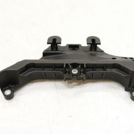 Mercedes-Benz M-klass W276 Oljetrågsfäste - Modell 2760142100