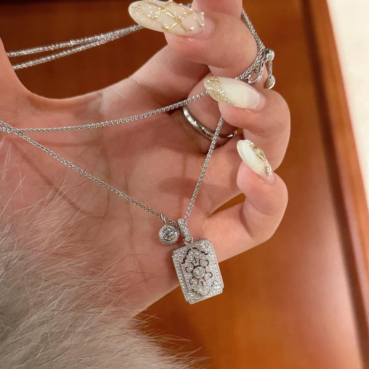 Xiaohongshu Douyin popular safe brand necklace French temperament full diamond transshipment temperament exquisite collarbone chain