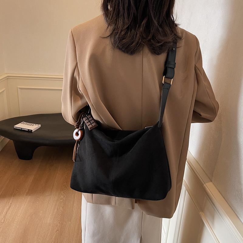 Winter Fashion Large-capacity Underarm Messenger Bag Women's Bag 2025 New Matte Tote Bag Trendy Versatile Shoulder Bag