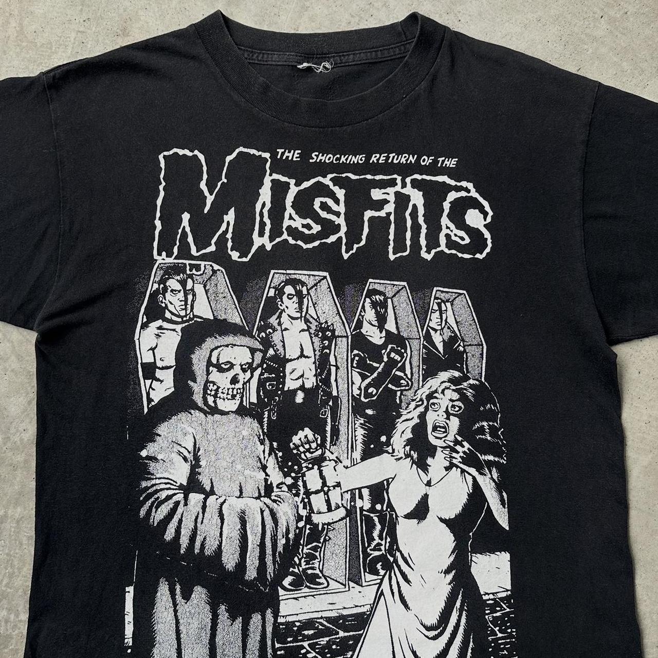 The shocking return of the misfits graphic black t-shirt QT2172 Unisex T-Shirt L
