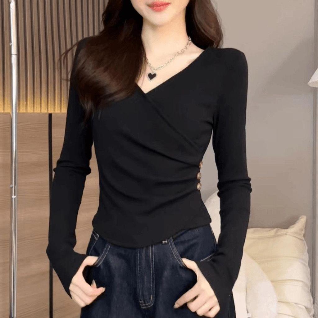 Plus Size Korean Style Autumn V-Neck Long Sleeve T-Shirt: Slimming, Flattering, Versatile, Flaw-Hiding Design for Women
