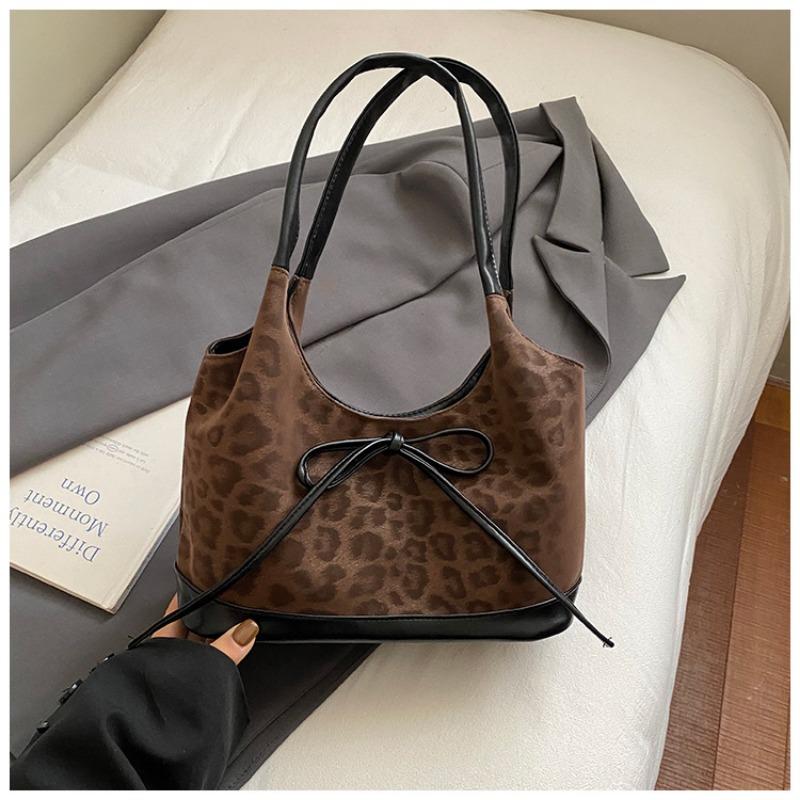 

Hand-held Bow-shaped Bag with Wide Capacity for Commuting, Fashionable Tote Bag, Single Shoulder Bag кавовий