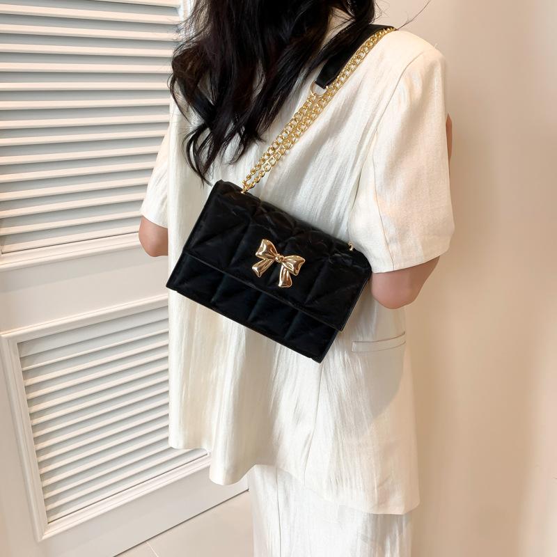 Xiaoxiangfeng Light Luxury Underarm Bag Women's 2025 New Diamond Chain Small Square Bag Versatile Ins Shoulder Messenger Bag