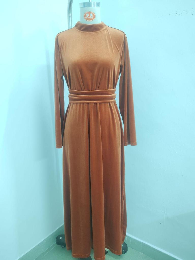 2026 Women's Elegant Gold Velvet Long-Sleeve Slimming Dress with Waist-Cinched Design for Autumn/Winter.