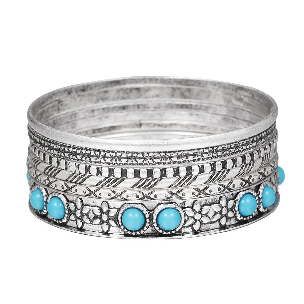 European-American Retro Snake-Shaped Alloy Bangle: Women's Exaggerated Twisted Wrap Animal Bracelet Armlet Cuff.