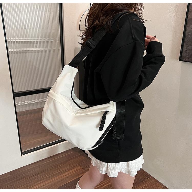 Borsa Tote Stile Neutro con Tracolla per Trasportare Attrezzatura Fitness, Nuova Mini Borsa a Mano Stile Street con Tracolla