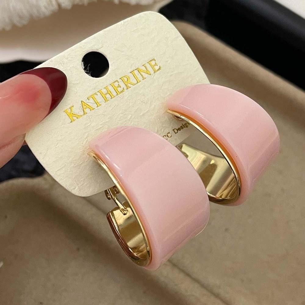 

1 pair Metallic Inner Lining Acrylic Metal Studs Two-Tone C-Shaped Hoop Trendy Streetwear Look рожевий