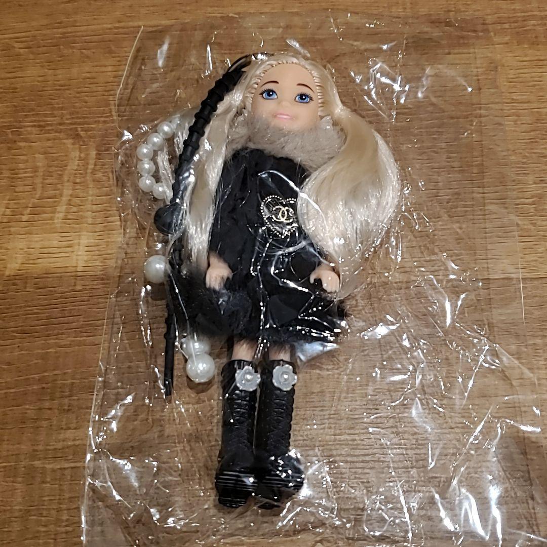 

[USED] Korean Barbie Keychain Charm with Ribbon Charm