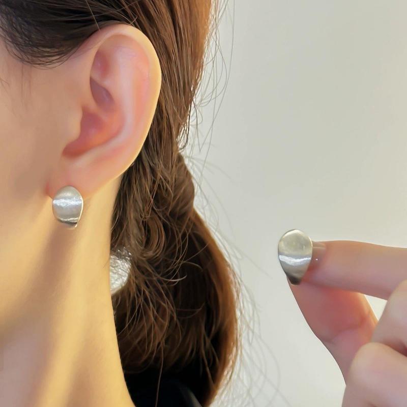 Curved Geometric Frosted Stud Earrings - Trendy, Versatile Fashion Jewelry for Women